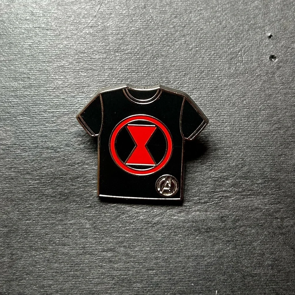 Black Widow - DLR 2024 hidden Mickey Mystery Pin Avengers T-shirts - Disney Pin